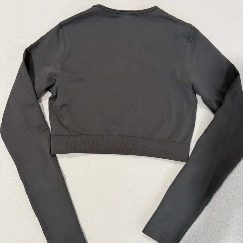 Gymshark Seamless Long Sleeve Crop - Picture 2 of 5